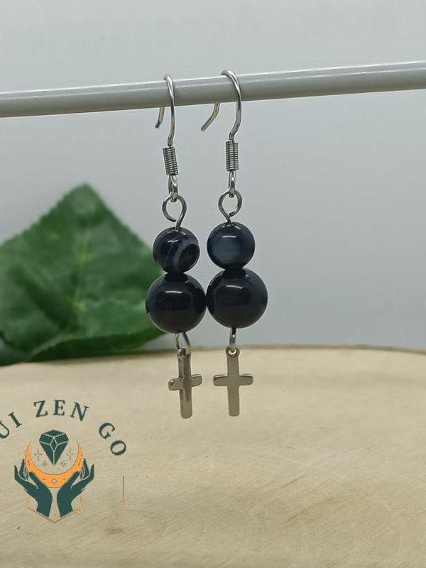 Boucle d oreille agate noir croix 1