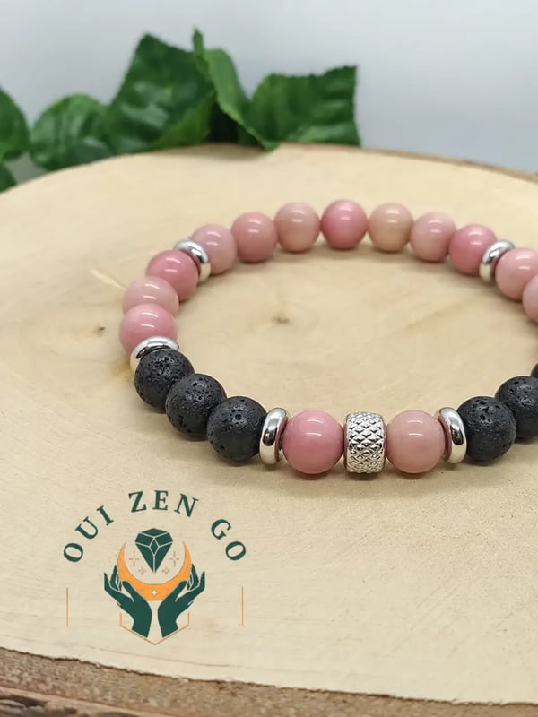 Bracelet rhodocrosite et pierre de lave sur bois zen