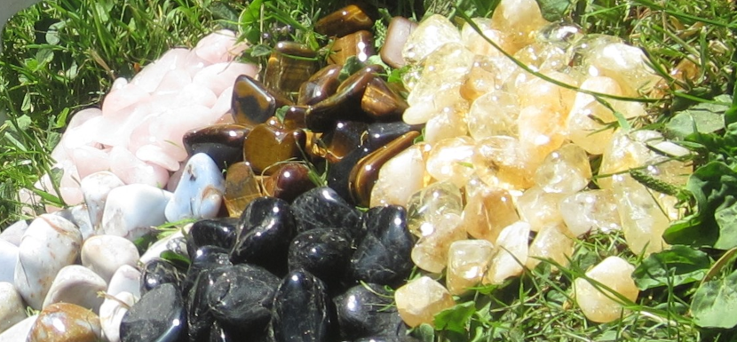 Guide des pierres de base en lithothérapie : leurs vertus et bienfaits