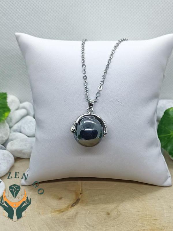 Pendentif mano hematite 1