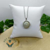 Pendentif mano labradorite 1 