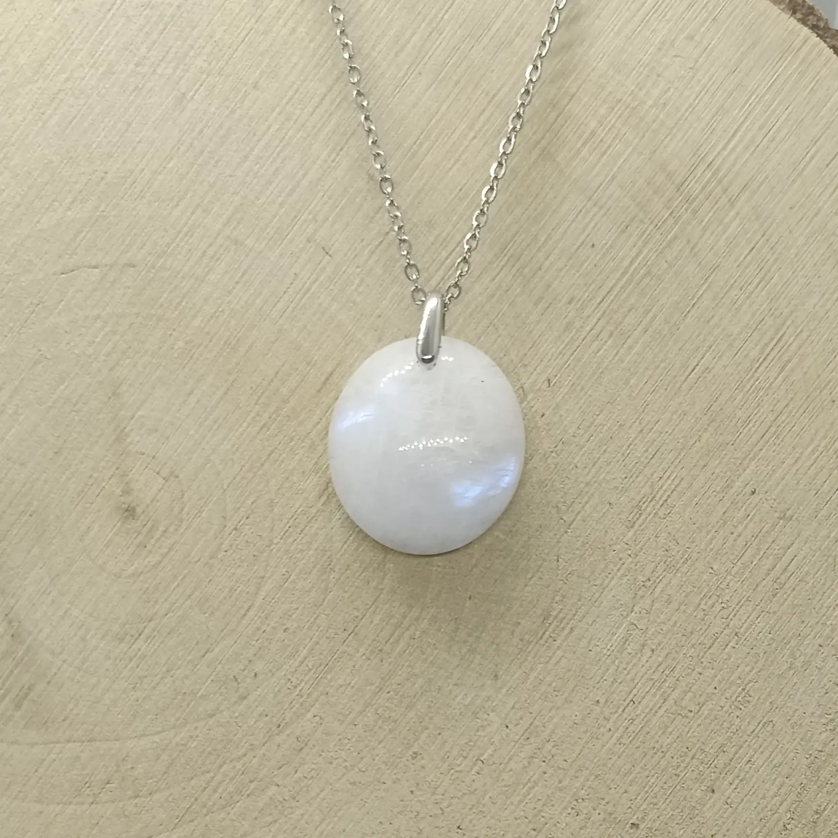 Pendentif rond pierre de lune
