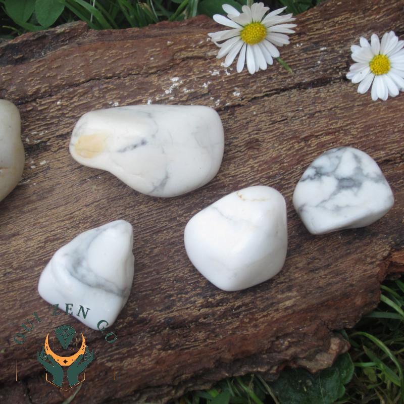 Pierre roulee howlite